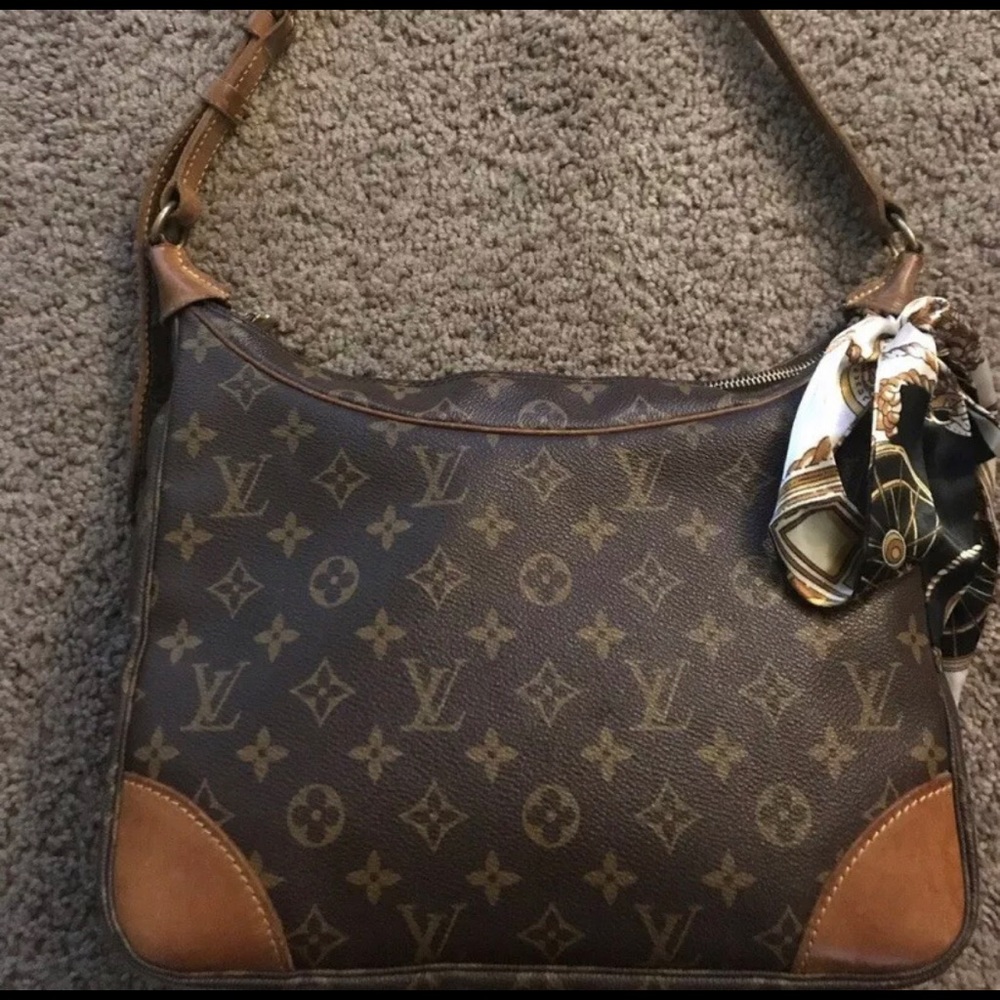 LV vintage authentic Boulogne Shoulder Bag.
